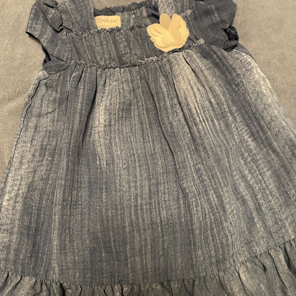 4T girls dress. A must have. You won’t be disappointed.